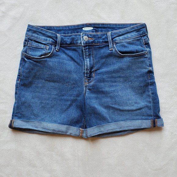 Old Navy Pants - NWOT Old Navy Denim Shorts SIze 6